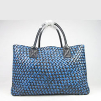 보테가 베네타  cabat lambskin-light Blue