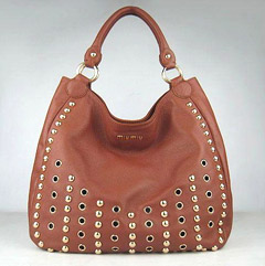 미우미우 1820 호보백 브라운