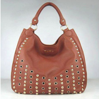 미우미우 1820 호보백 브라운