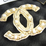 샤넬 CC 브롯치 금장