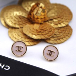 샤넬 귀걸이 신상