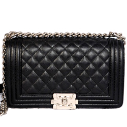 샤넬 캐비어 보이백 블랙