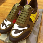 발렌티노 남여공용 스니커즈 카키색