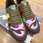 발렌티노 남여공용 스니커즈 카키색