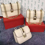 발렌티노 체인 크로스백 아이보리