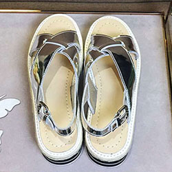 프라다 슬리퍼 실버