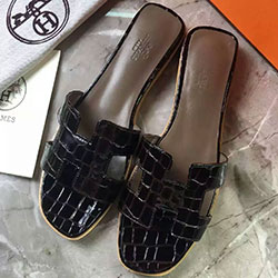 에르메스 오란 샌들 크로커 블랙