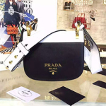 프라다 투톤 크로스백 블랙