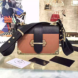 프라다 크로스백 브라운