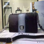 크리스찬디올  스네이크레더 토드숄다벡