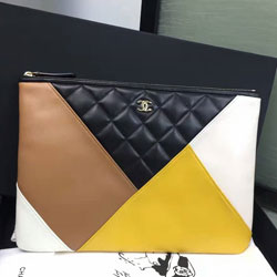 샤넬  보이 클러치백