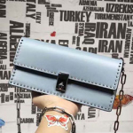 발렌티노 락스터드 클러치 가방