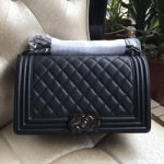 샤넬 체인 보이백