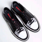 프라다  스니커즈