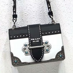 프라다 카이에 스터드 장식 송아지 가죽 백 1BD045