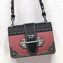 프라다 카이에 스터드 장식 송아지 가죽 백 1BD045