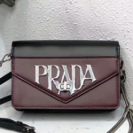 프라다 가죽백  PR-180709