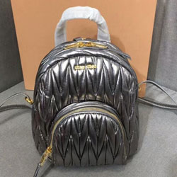 미우미우 가죽 백팩