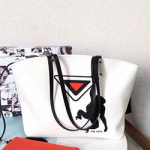 프라다 캔버스 핸드백  180180