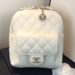 샤넬 가죽 백팩 A24972