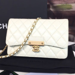샤넬 플랩 백 A190327