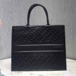 크리스찬디올프린트 송아지 가죽 BOOK TOTE 백