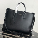 프라다 남성 2VG047