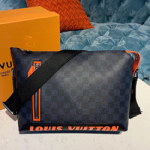   루이 비통 디스커버리 메신저 PM N40159