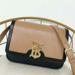 버버리 탠 송아지 가죽 미디엄 백 334170