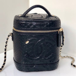 샤넬 드로스트링 핸드백 AS0323-10