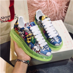 알렉산더 맥퀸 오버솔 스니커즈 남여공용 A-566655