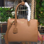 프라다 핸들백 1BG098