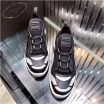 프라다   P-56746574