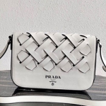 프라다 1BD246
