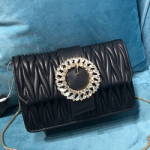 미우미우 가죽백 5BH095