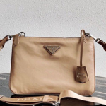 프라다 크로스백 1BH046