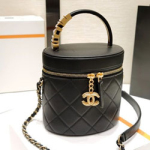 샤넬 버킷백 CH210124