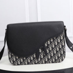 크리스찬디올 크로스백 DR210528