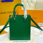 루이비통 쁘띠 삭 플라 M90564