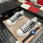 버버리   B-65837483