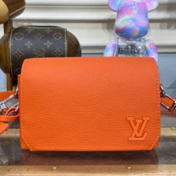 루이비통 패스트라인 웨어러블 월릿 M82085