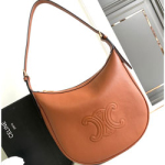 셀린느 핸드백 114712