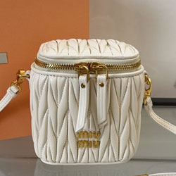 미우미우 숄더백 5NR018