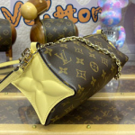 루이비통 블룸 파우치 M11303