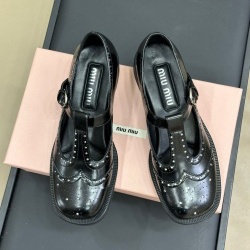 미우미우 M-748379