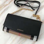 버버리 크로스백  250112