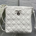 크리스찬디올 숄더백 M2604